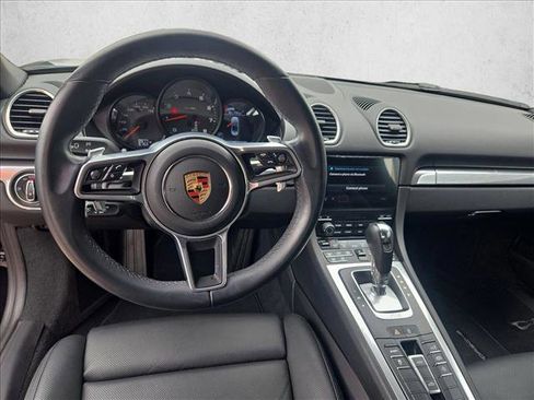 Used 2024 Porsche 718 Boxster RWD image 16