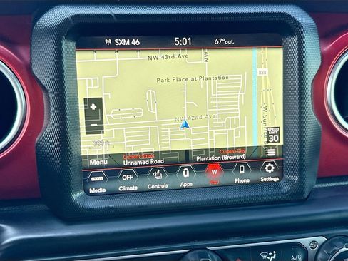 Used 2023 Jeep Wrangler Unlimited Rubicon w/ Cold Weather Group AWD/4WD image 14