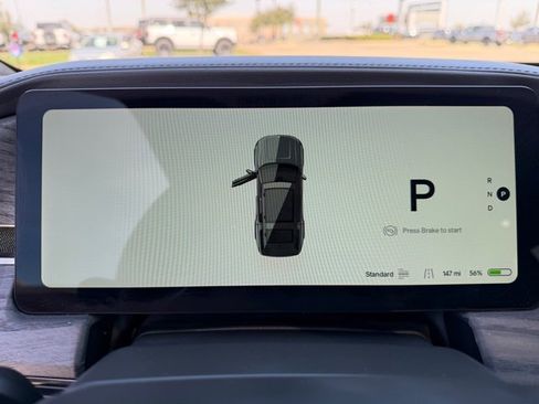 Used 2023 Rivian R1S Adventure image 13