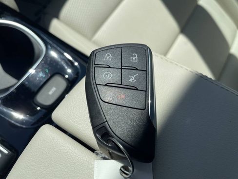 Used 2023 Buick Envision Essence AWD/4WD image 26
