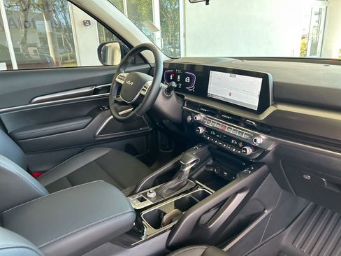 Used 2025 Kia Telluride S image 22