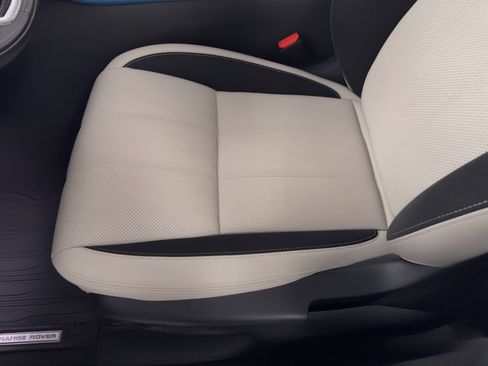 Used 2022 Land Rover Range Rover Velar S image 16