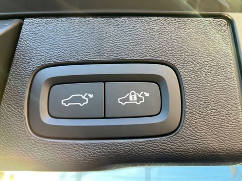 New 2026 Volvo XC60 B5 Plus w/ Protection Package Premier AWD/4WD image 27