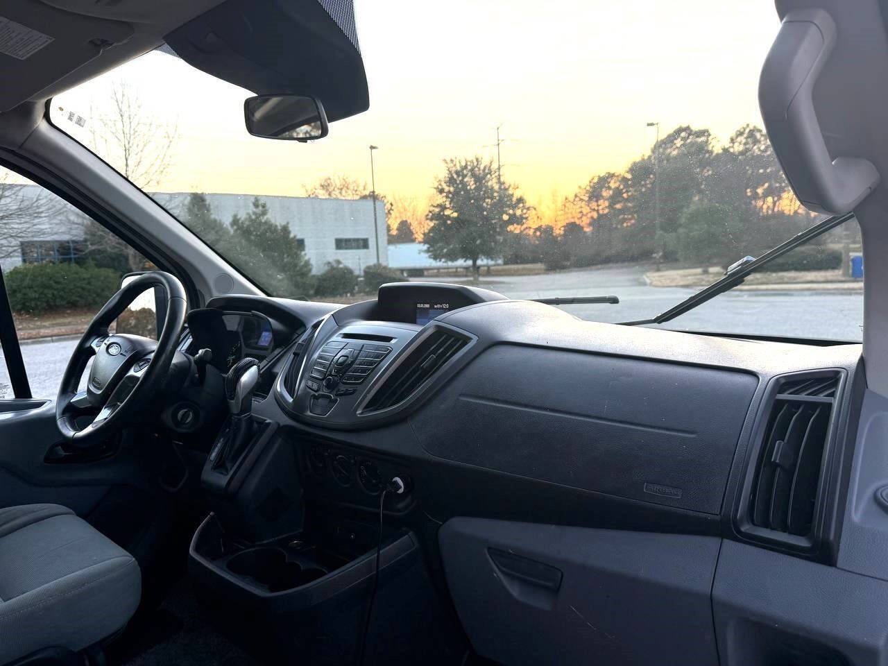 Used 2015 Ford Transit 350 XLT RWD image 15