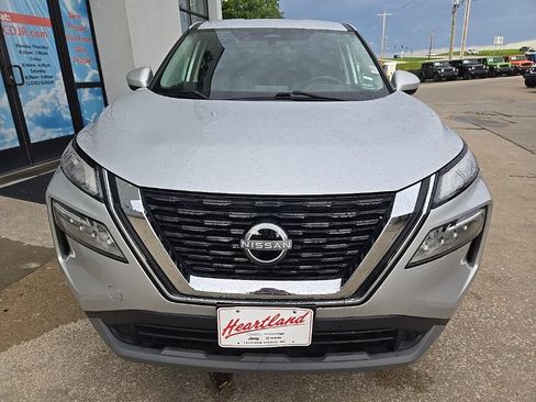 Used 2023 Nissan Rogue SV AWD/4WD image 17