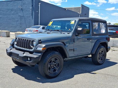 Used 2025 Jeep Wrangler Sport AWD/4WD image 3