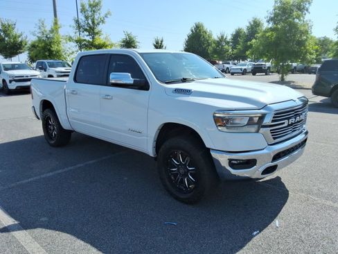 Used 2022 RAM 1500 Laramie AWD/4WD image 3