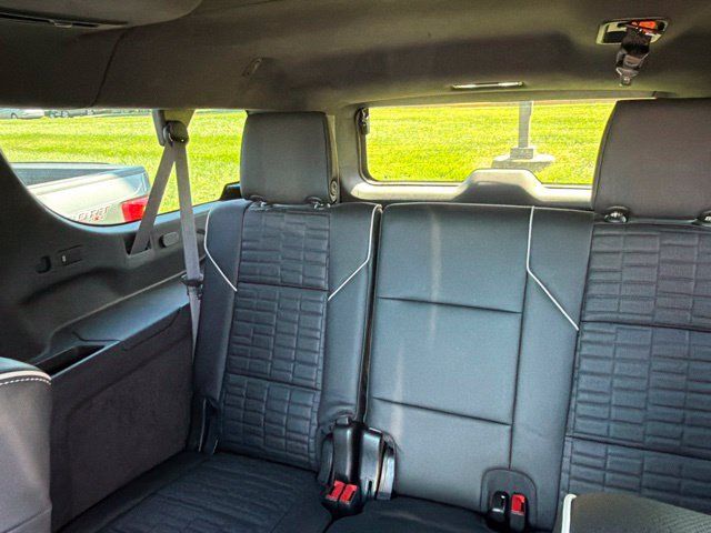 Used 2024 Cadillac Escalade ESV Sport Platinum w/ LPO, ONYX Package AWD/4WD image 14