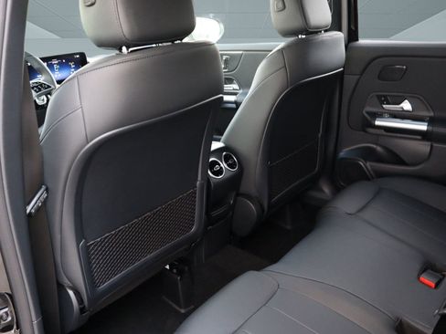 New 2025 Mercedes-Benz GLA 250 image 33
