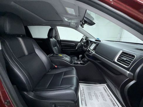 Used 2018 Toyota Highlander SE AWD/4WD image 13