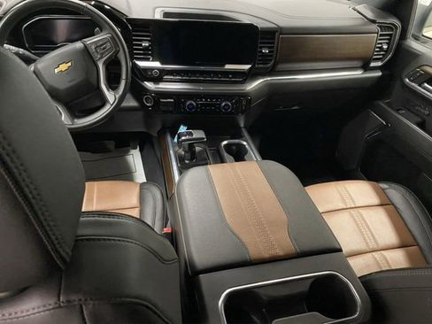 Used 2024 Chevrolet Silverado 1500 High Country w/ Technology Package image 12