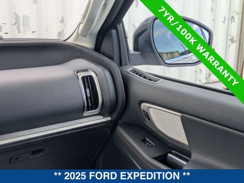 Certified 2025 Ford Expedition Active AWD/4WD image 22