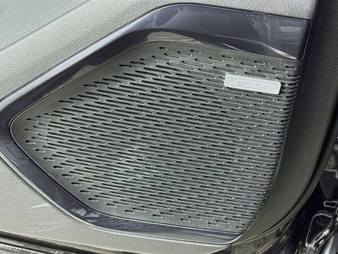 Used 2025 GMC Acadia AT4 w/ Super Cruise Package image 27