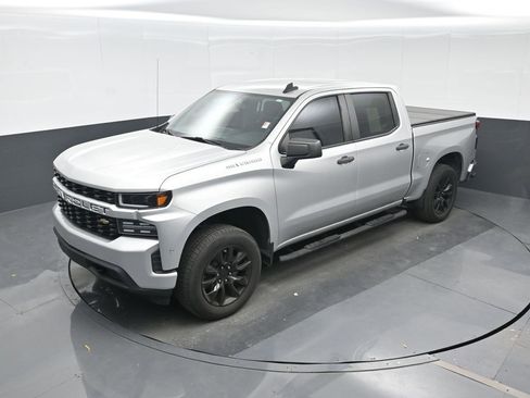 Used 2020 Chevrolet Silverado 1500 Custom w/ Custom Value Package image 17