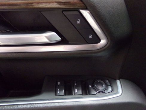 Used 2025 Chevrolet Silverado 1500 LT image 14