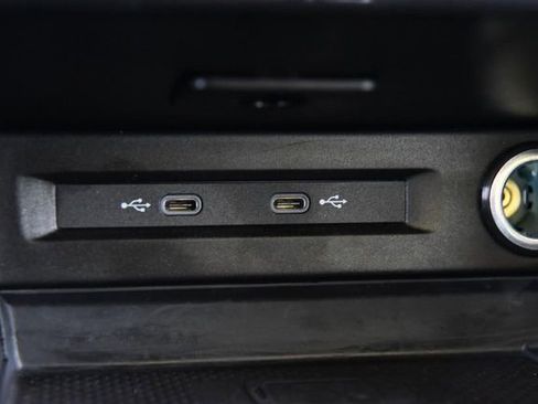 Certified 2024 Volkswagen Tiguan SE image 17