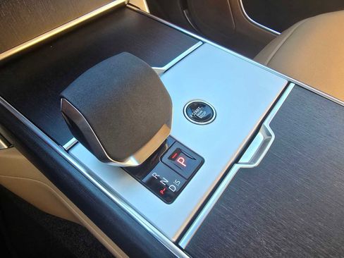 New 2026 Land Rover Range Rover SE image 30