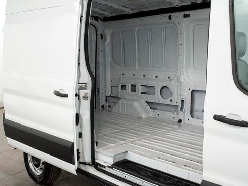 Used 2025 Ford Transit 250 148 Medium Roof RWD image 13