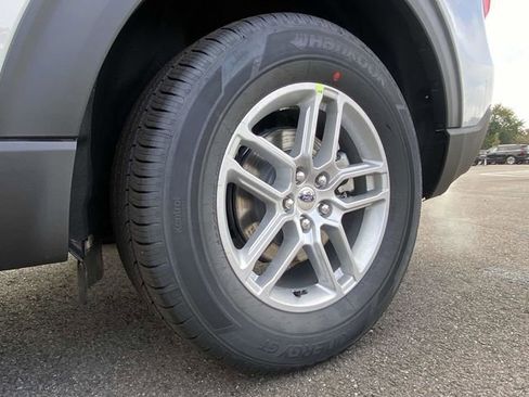 New 2026 Ford Explorer Active image 9