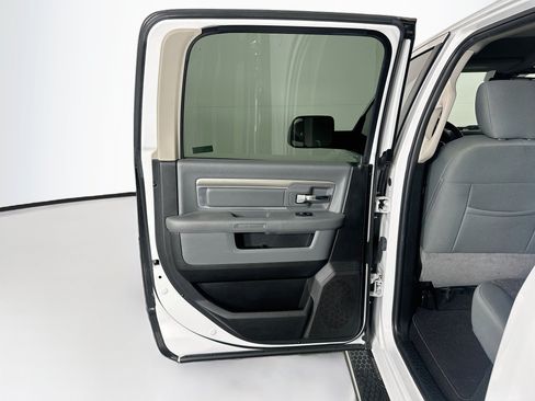 Used 2018 RAM 1500 Big Horn RWD image 25
