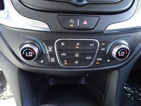 Used 2022 Chevrolet Equinox LT FWD image 12