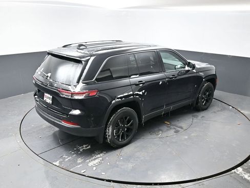 New 2026 Jeep Grand Cherokee Altitude image 29