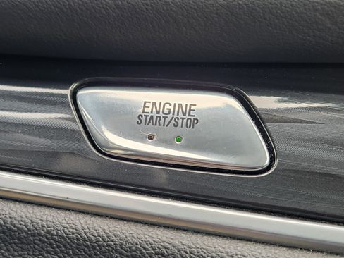 Used 2021 Buick Enclave Essence image 21