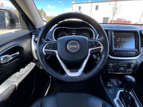 Used 2016 Jeep Cherokee Trailhawk image 11