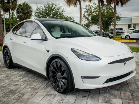 Used 2022 Tesla Model Y Performance AWD/4WD image 1