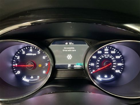 Used 2020 Kia Sedona SX image 11