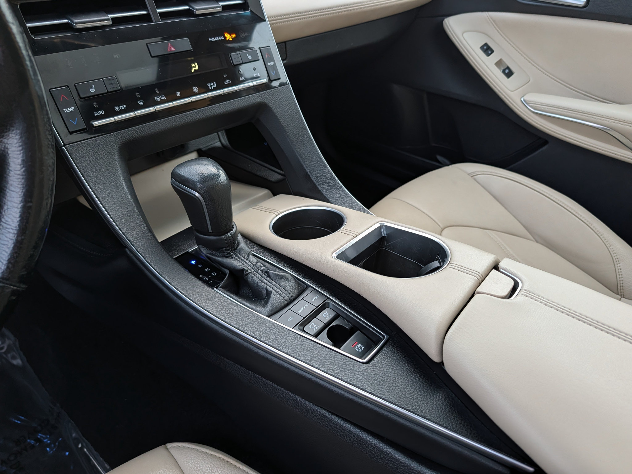 Used 2019 Toyota Avalon XLE w/ Moonroof Package FWD image 21