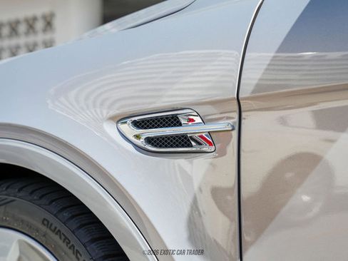 Used 2017 Bentley Bentayga image 68