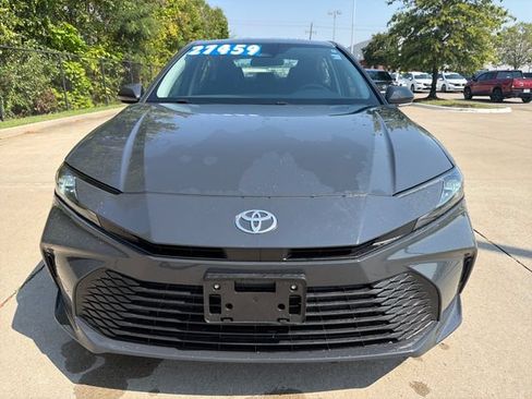 Used 2025 Toyota Camry LE FWD image 8