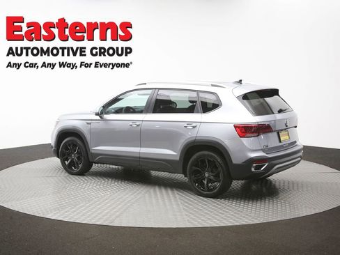 Used 2024 Volkswagen Taos SE FWD image 62