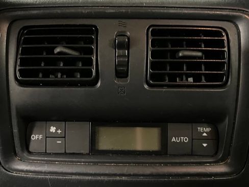 Used 2018 Nissan Pathfinder SV FWD image 48