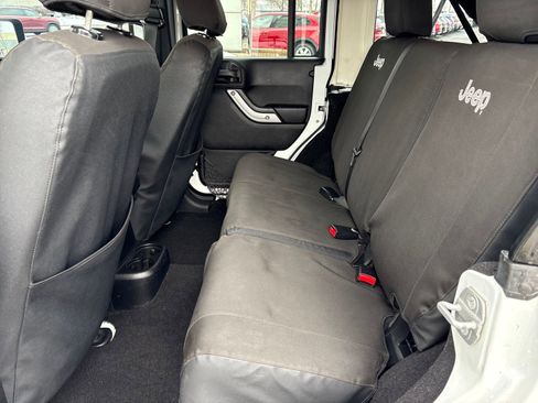 Used 2014 Jeep Wrangler Unlimited Sahara w/ Max Tow Package image 25