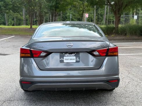 Used 2024 Nissan Altima 2.5 SV FWD image 4