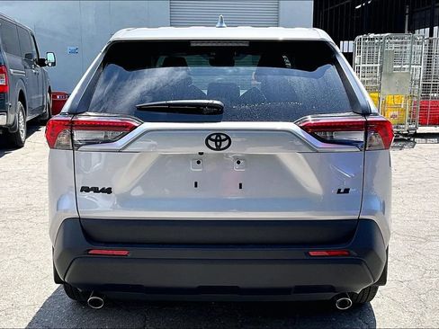Used 2024 Toyota RAV4 LE FWD image 5