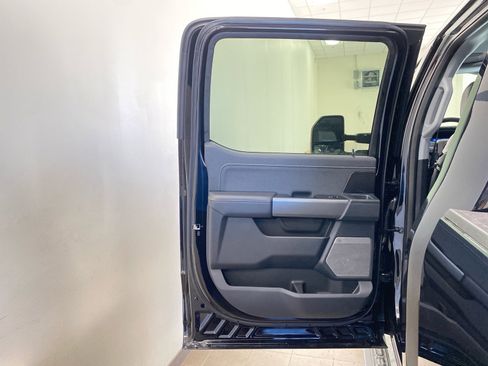 New 2026 Ford F250 Lariat w/ Black Appearance Package image 11