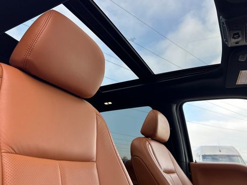 Used 2022 Ford F250 Lariat w/ Black Appearance Package image 16