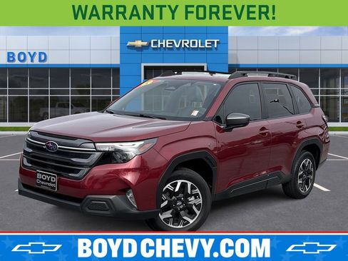 Used 2025 Subaru Forester Premium image 1