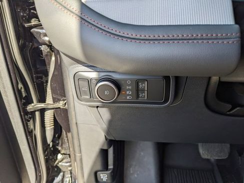 Used 2025 Ford Explorer Active w/ Active Comfort Package image 32