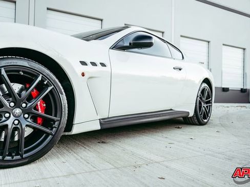 Used 2017 Maserati GranTurismo MC image 32