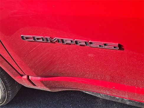 Used 2022 Jeep Compass Limited image 10