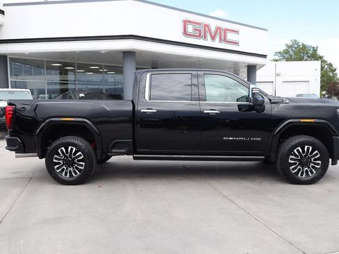 New 2026 GMC Sierra 3500 Denali Ultimate AWD/4WD image 7