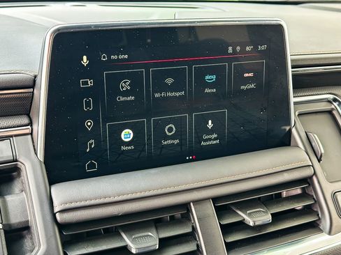 Used 2024 GMC Yukon AT4 w/ Technology Package image 14