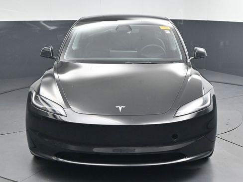 Used 2024 Tesla Model 3 image 2