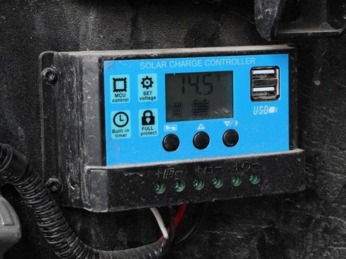 Used 2018 Toyota Tacoma TRD Sport w/ Technology Package image 30