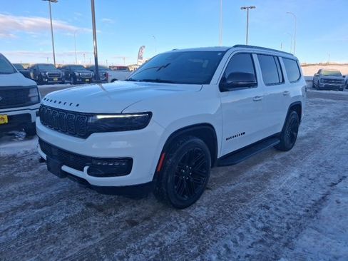 Used 2024 Jeep Wagoneer Series II w/ Convenience Group I image 3