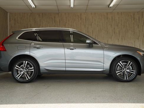 Used 2018 Volvo XC60 T6 Momentum w/ Convenience Package AWD/4WD image 6